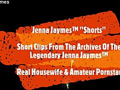 珍娜·杰姆斯 (Jenna Jaymes) 是一名业余金发女郎,她与一个穿着短的大阴茎发生了性关系